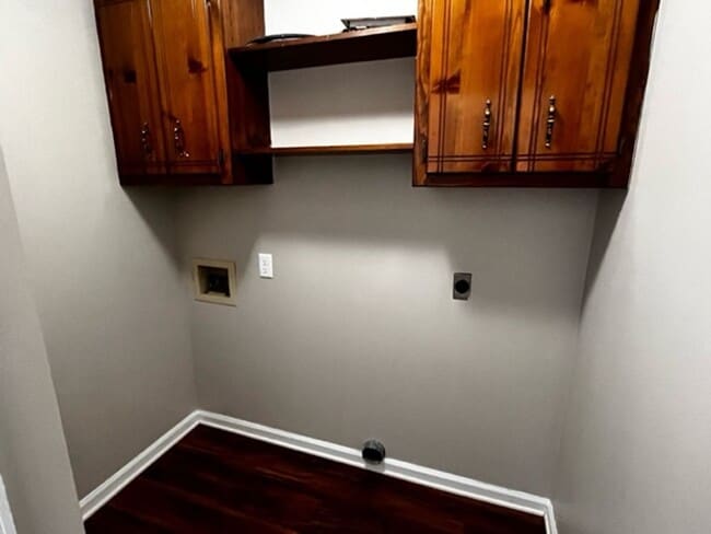 Building Photo - Check Out This 3BD/2B Home!!