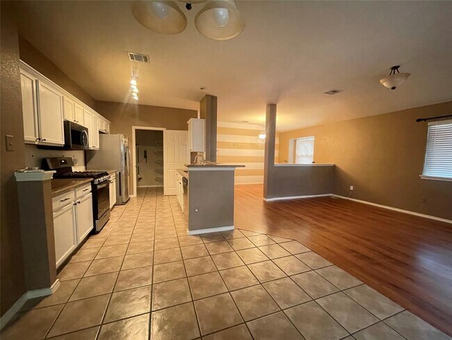 Building Photo - 3508 Blue Ridge Dr