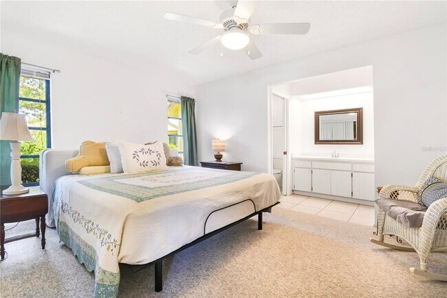Building Photo - 2573 Oakleaf Ln