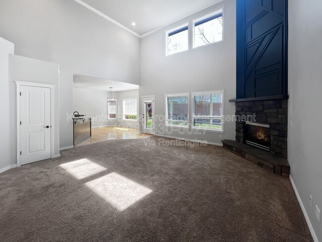 Building Photo - 345 E Kite Dr