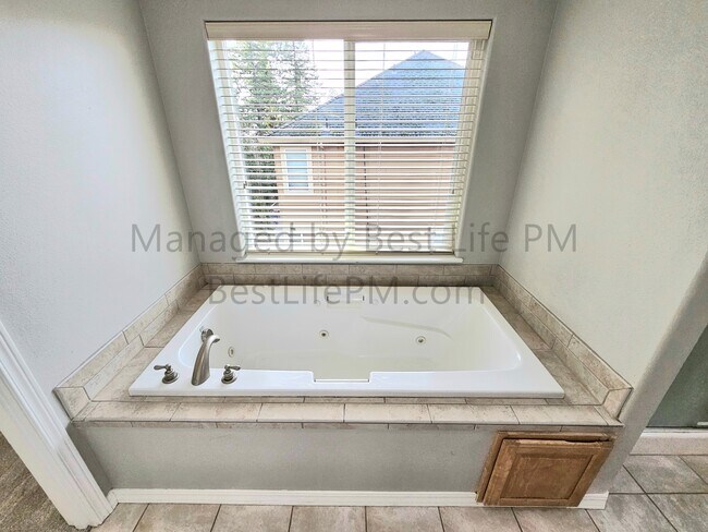 Building Photo - 11040 SE William Otty Rd