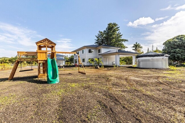 Building Photo - 15-1398 13th Avenue
