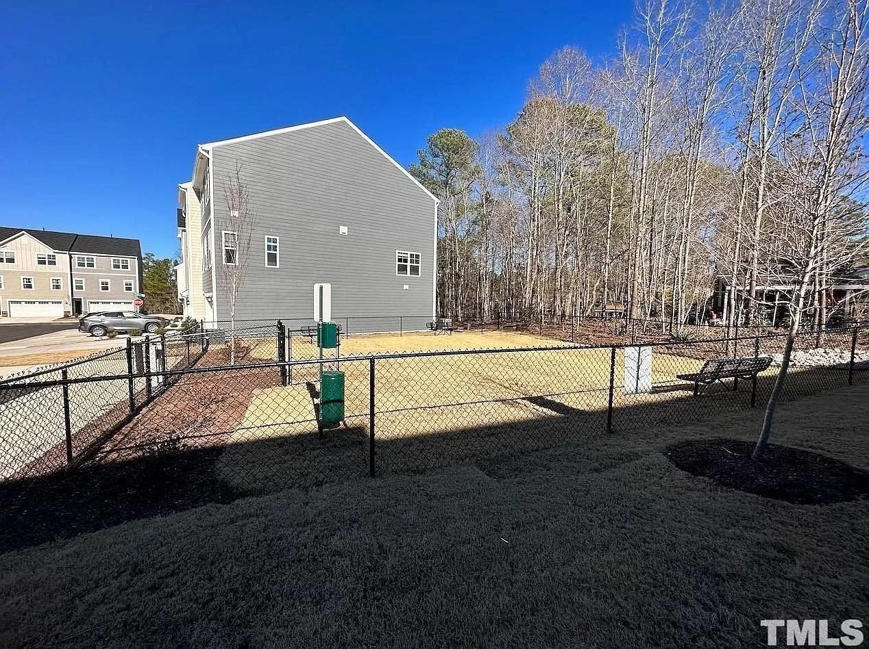 Building Photo - 1102 Talis Crk Dr