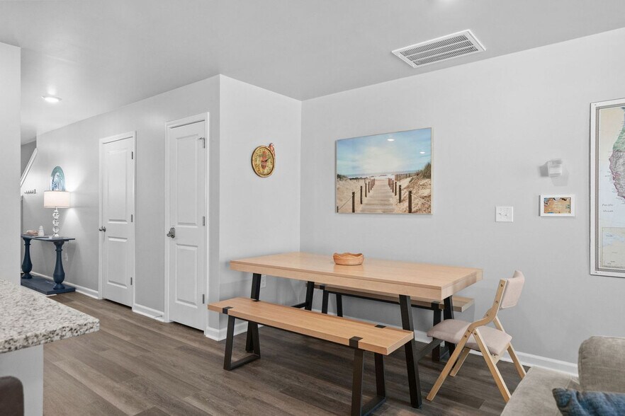 Building Photo - 332 Bayou Loop