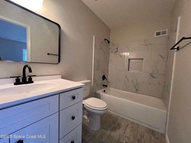 Building Photo - 3812 Overlook Dr