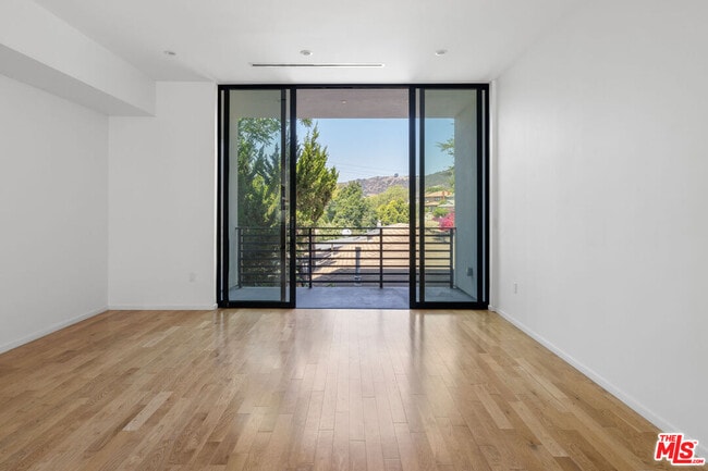 Building Photo - 1411 Roca Ln