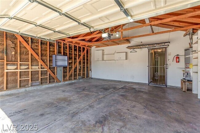 Building Photo - 3730 Greenwood Dr