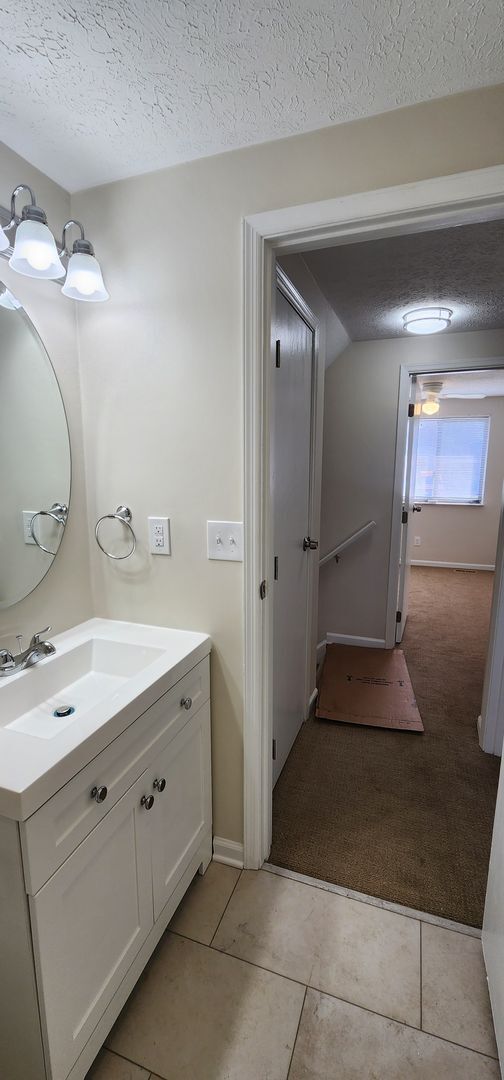 Building Photo - Oldham County Beauty!  Completely Renovated!  ALL NEWer Appliances!  ALL NEWer Flooring & Paint! ...