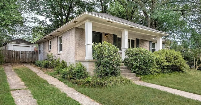 Building Photo - 1201 Pine Valley Rd