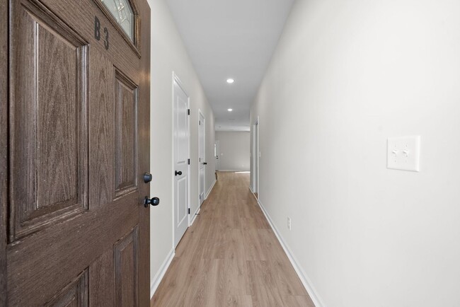 Building Photo - New Construction! GARBAGE/LAWN INCLUDED! N...