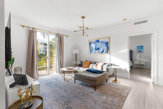 Building Photo - 255 NE 3rd Ave