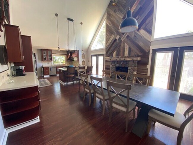 Building Photo - Epic REA - Beautiful Hilltop View Home in Circle Oaks, Napa (mostly Furnished)