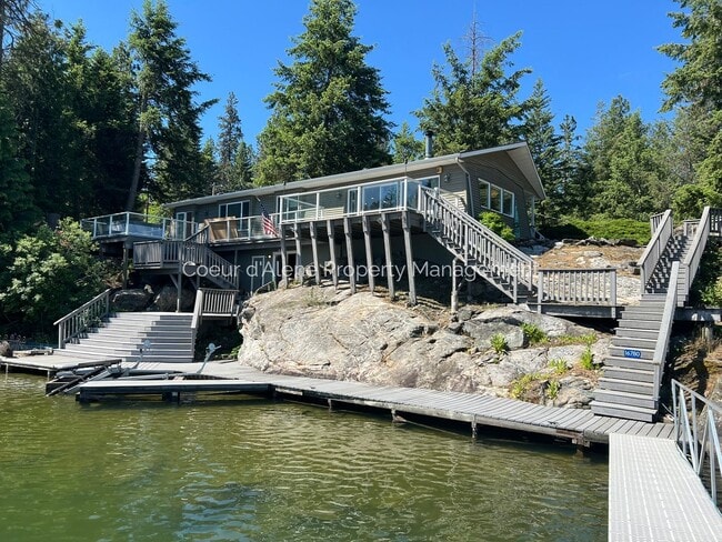 Building Photo - 2+ bed, 2 bath house on the Spokane River!