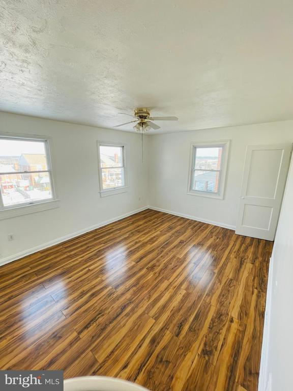 Building Photo - 7127 Eastbrook Ave