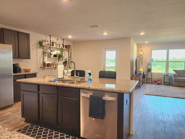 Building Photo - ALMOST NEW!! Exquisite 4 Bedroom, 2 Bath R...