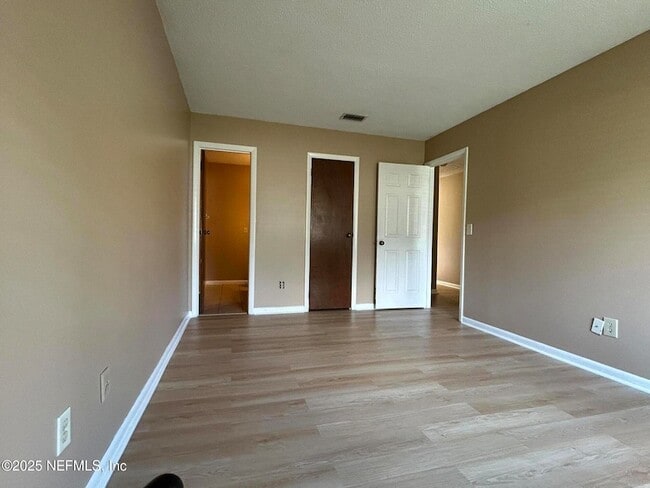 Building Photo - 808 Meadowbrook Dr