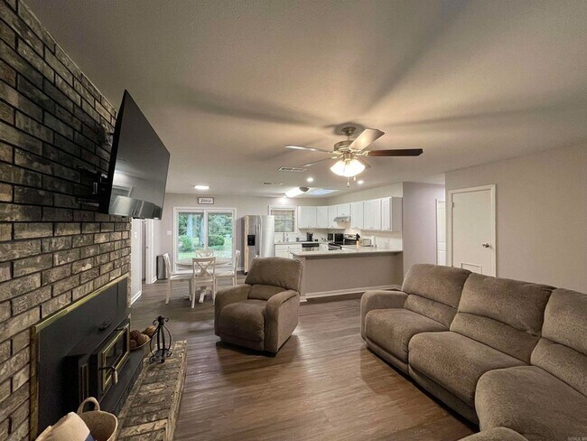 Building Photo - 6503 Chaparral St