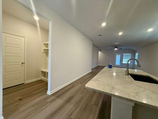 Building Photo - 11507 Cottage Pt