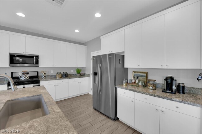 Building Photo - 3032 Cipro Ave