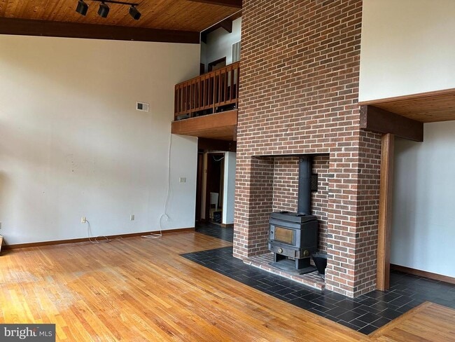Building Photo - 6022 Munson Hill Rd