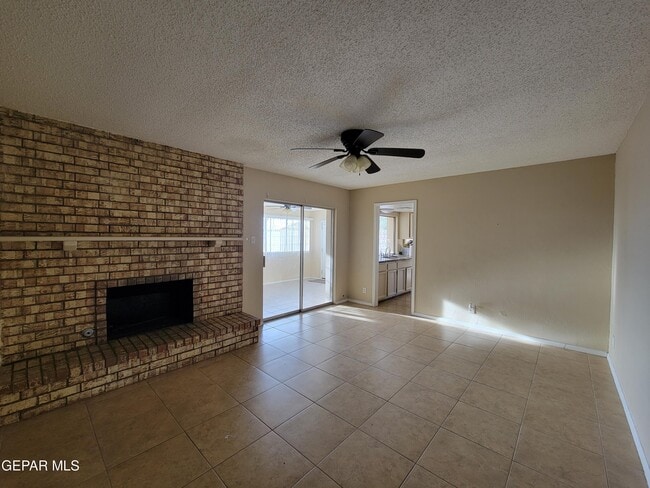 Building Photo - 305 Garden Grove Ln