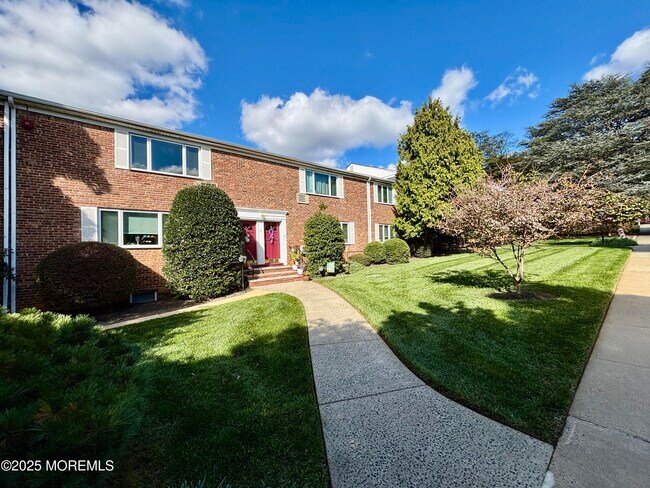 Building Photo - 283 Spring St