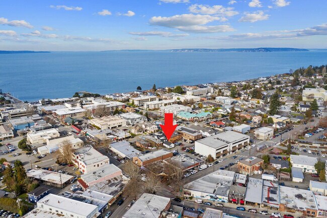 Building Photo - 120 4th Ave N