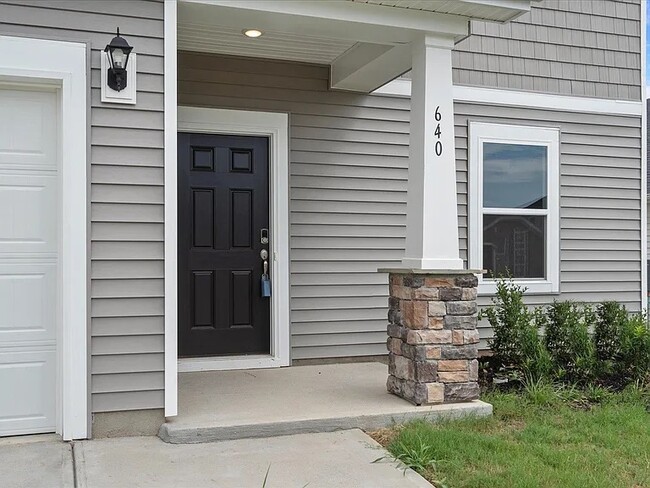 Building Photo - 640 Orsman Trl