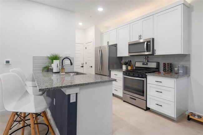 Building Photo - 6409 Berkman Dr