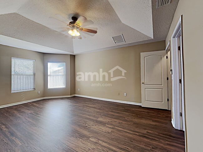 Building Photo - 12227 Sand Lake Ct