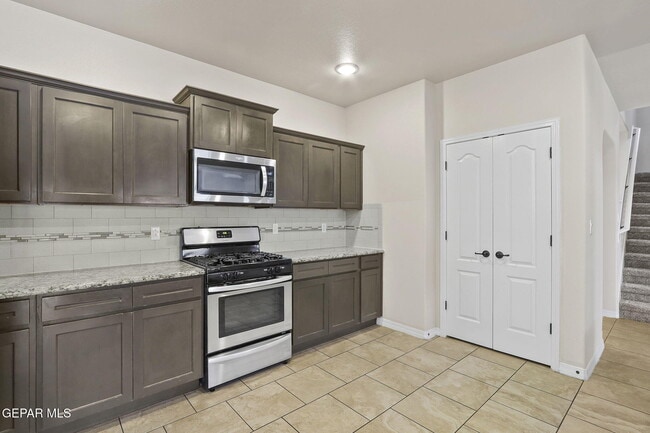 Building Photo - 14832 Bert Cameron Ave