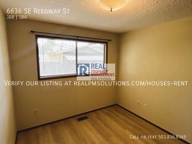 Building Photo - 6636 SE Reedway St
