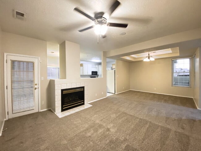 Building Photo - Enchanted Hills - 4BR/2Bath