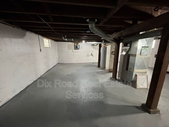 Building Photo - 2310 S Sutphin St