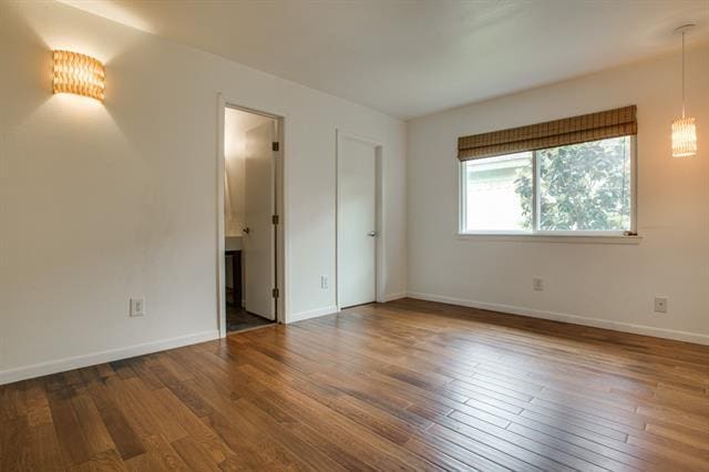 Building Photo - 2312 Versailles Dr