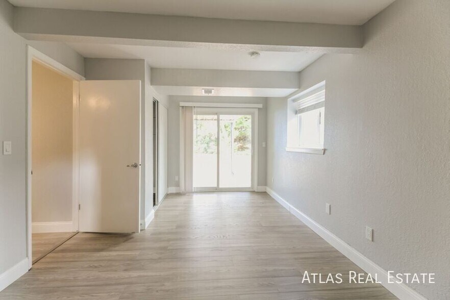 Building Photo - 19003 E Mansfield Dr