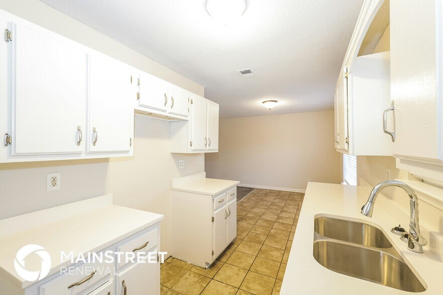 Building Photo - 4793 Northwood Hills Dr