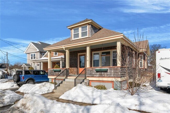 Building Photo - 25 Peckham Ave