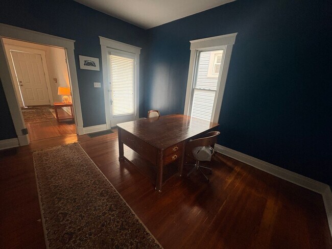 Building Photo - GERMANTOWN 2-BED 2-BATH FENCED YARD