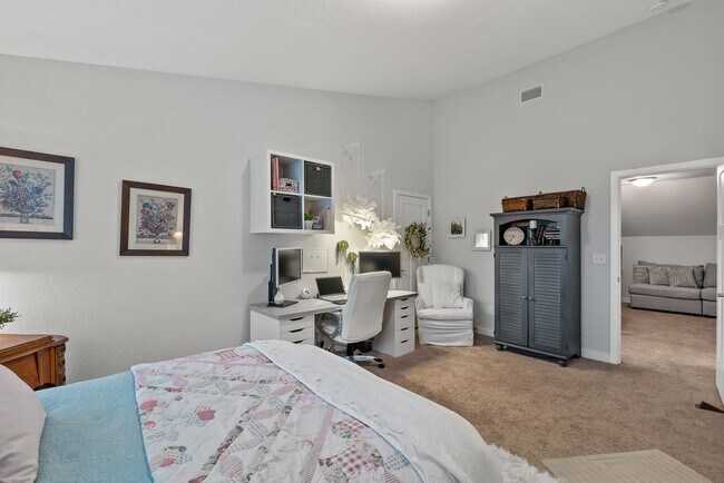 Building Photo - Luxury Townhome for Rent near Regent!