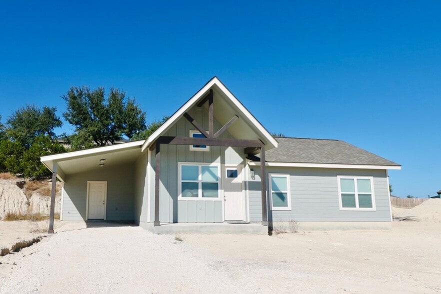 Primary Photo - 2519 Golf Dr