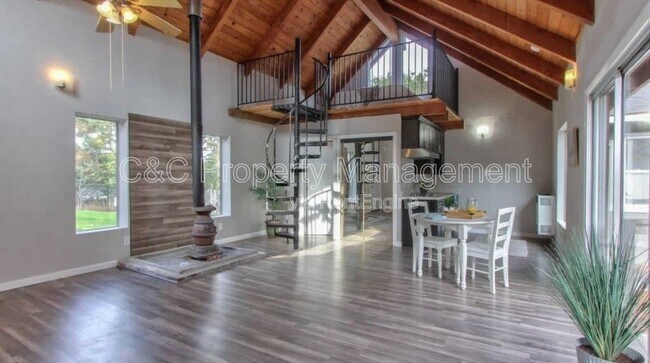 Building Photo - 1420 Munras Ave