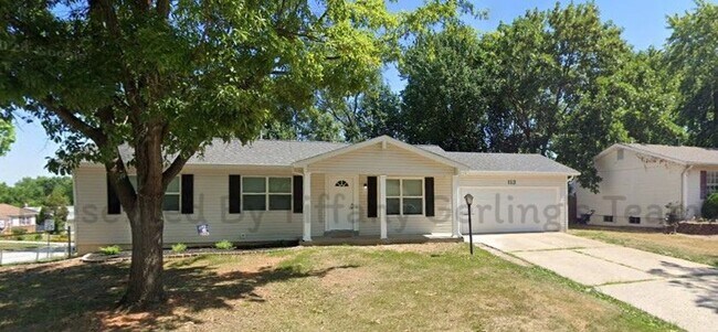 Building Photo - Beautifully Renovated Home on Corner Lot w...
