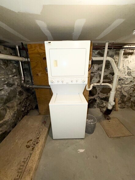 Building Photo - 28 Olney St