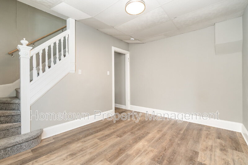 Building Photo - 609 Spruce St