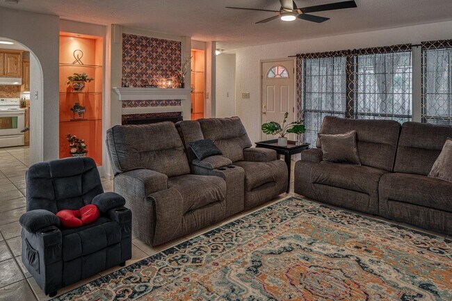 Building Photo - 227 Foster Cir