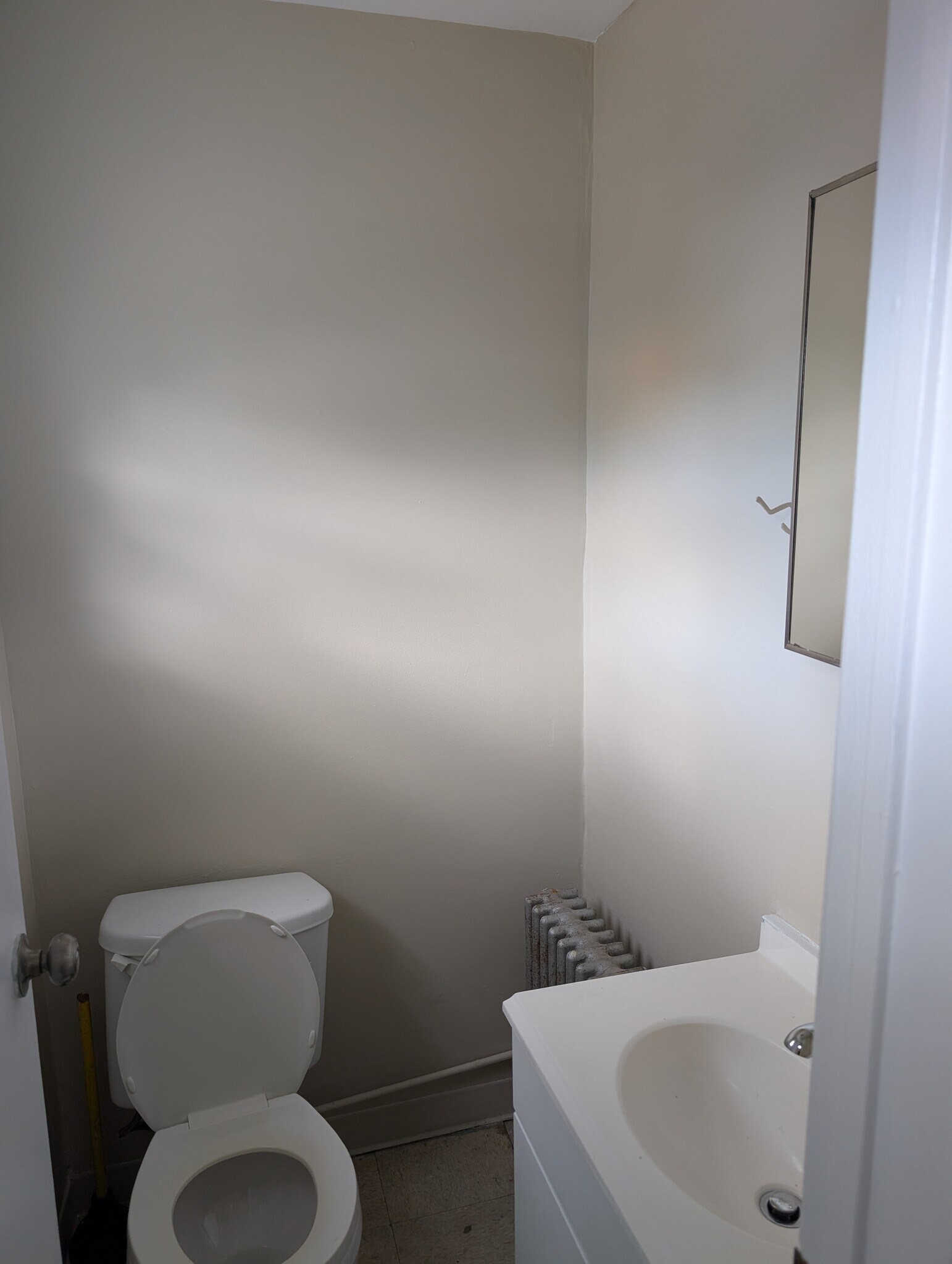 Building Photo - 136 Duffy Ave