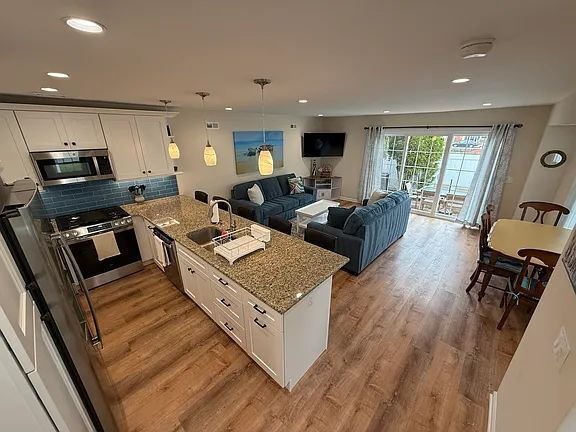 Building Photo - This newly renovated south side Ventnor, NJ beach house is available for rent