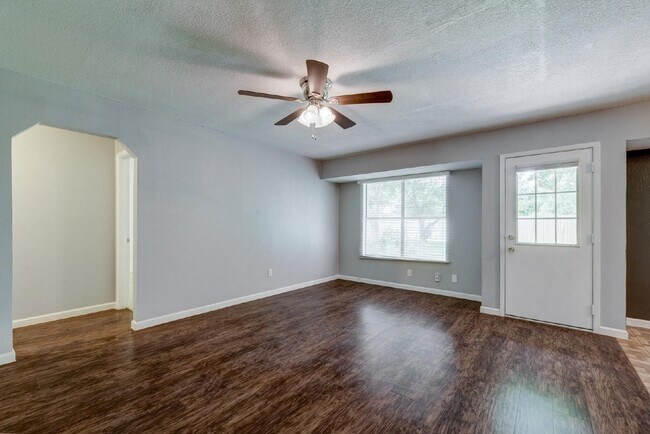 Building Photo - 5010 Joshua Ct