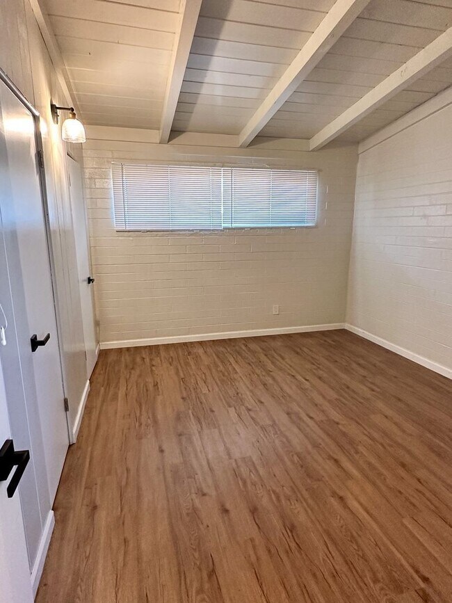 Building Photo - 2770 N Forgeus Ave